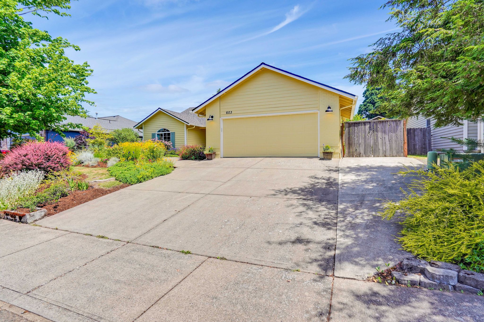 LONE OAKS02