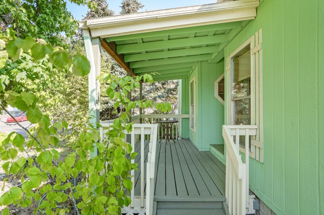 413 SW Butterfield-3