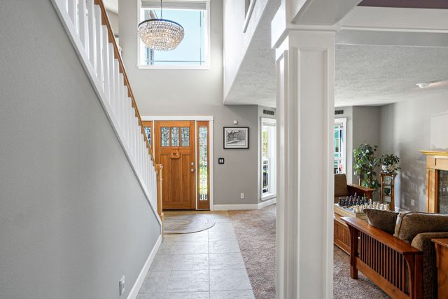 2477 NW Violet-8