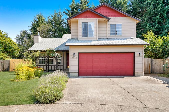 1218-NE-Conroy-Place-1