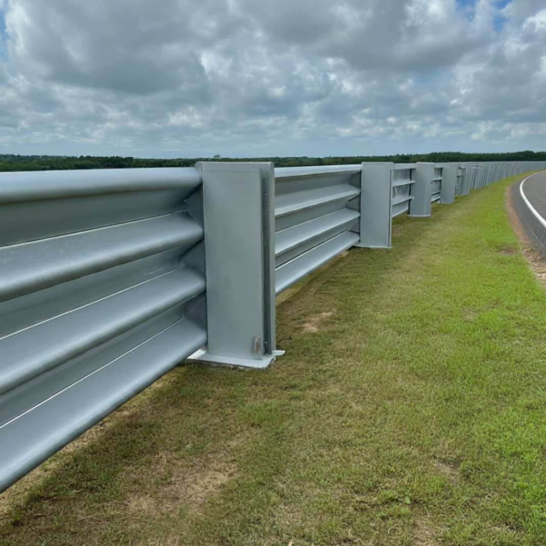 Thrie Beam Crash Barrier
