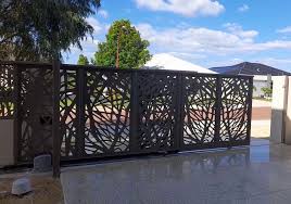 MOTORIZED TELESCOPIC GATE