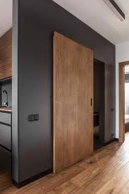 SLIDING DOOR