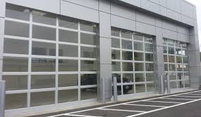 TRANSPARENT SECTIONAL OVERHEAD DOOR