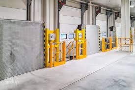 Vertical Storing Radius Lip Dock Levelers