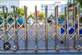 FOLDING & RECTRACTABLE GATE