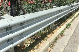 Thrie Beam Crash Barrier