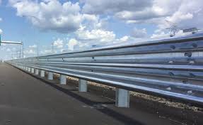 Thrie Beam Crash Barrier