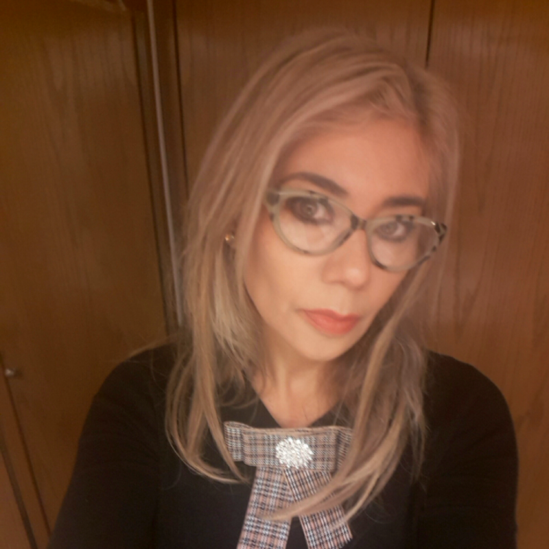 Martha Commesse image