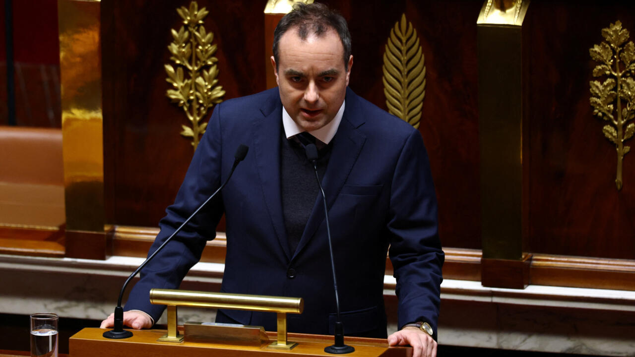 France’s Budget Talks Stall as Government Bypasses Parliament Amid Political Deadlock