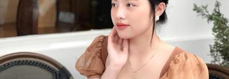 Hẹn hò online - Hình cover của Nguyễn Ngọc Huyền