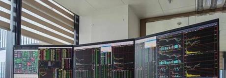 Hẹn hò online - Hình cover của Trần Quang Minh