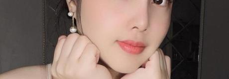 Hẹn hò online - Hình cover của Nguyễn Ánh Hồng