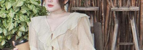 Hẹn hò online - Hình cover của Trà My