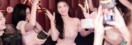 Hẹn hò online - Hình cover của Huyền Trang