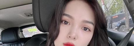 Hẹn hò online - Hình cover của Nguyễn Yến Nhi