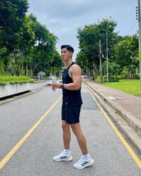 Thumbnail “Running releases more than just sweat.” #Morning #Run #lumpinipark.jpg