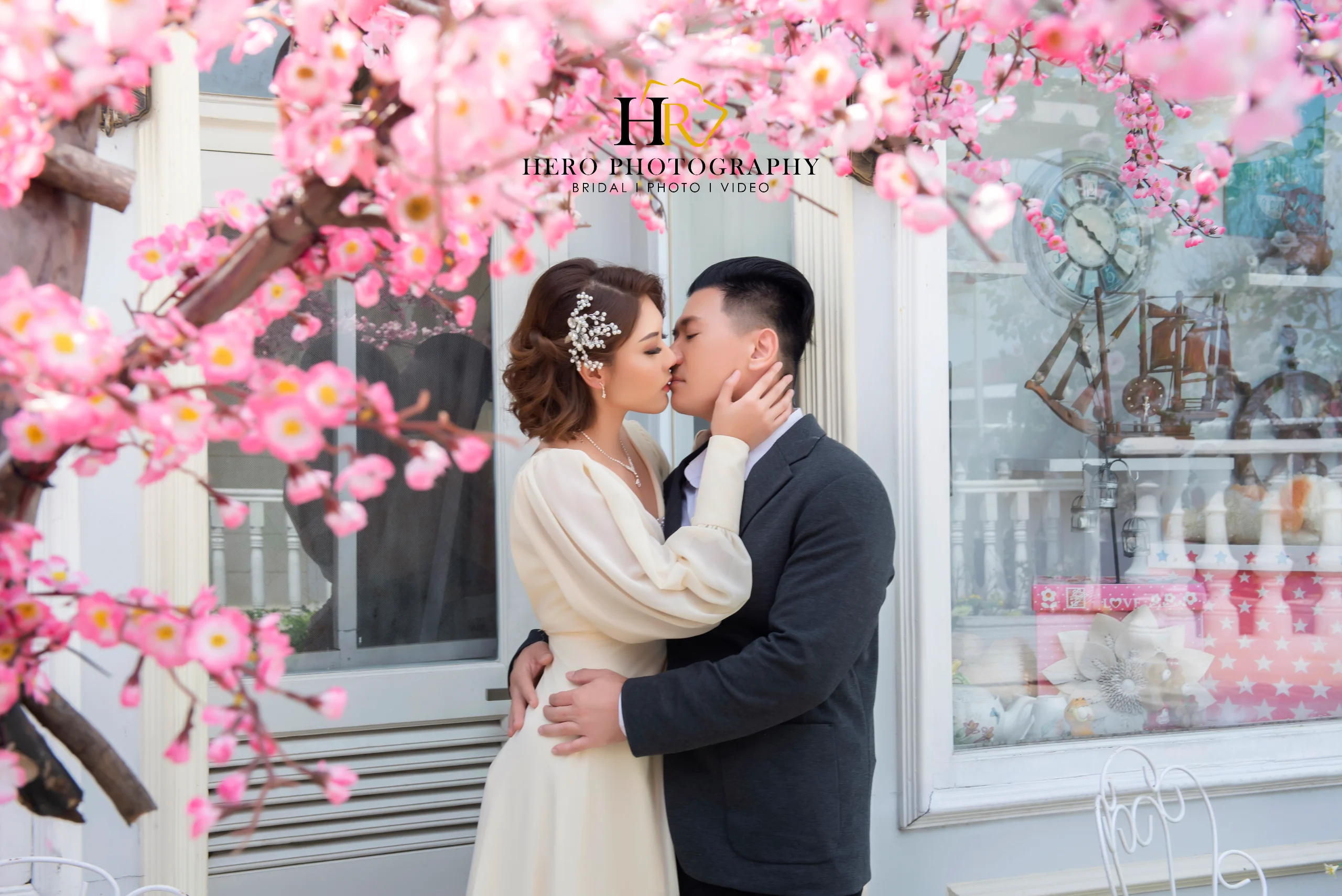 PREWEDDING ROYAL - INDOOR + SEMIOUTDOOR + AI