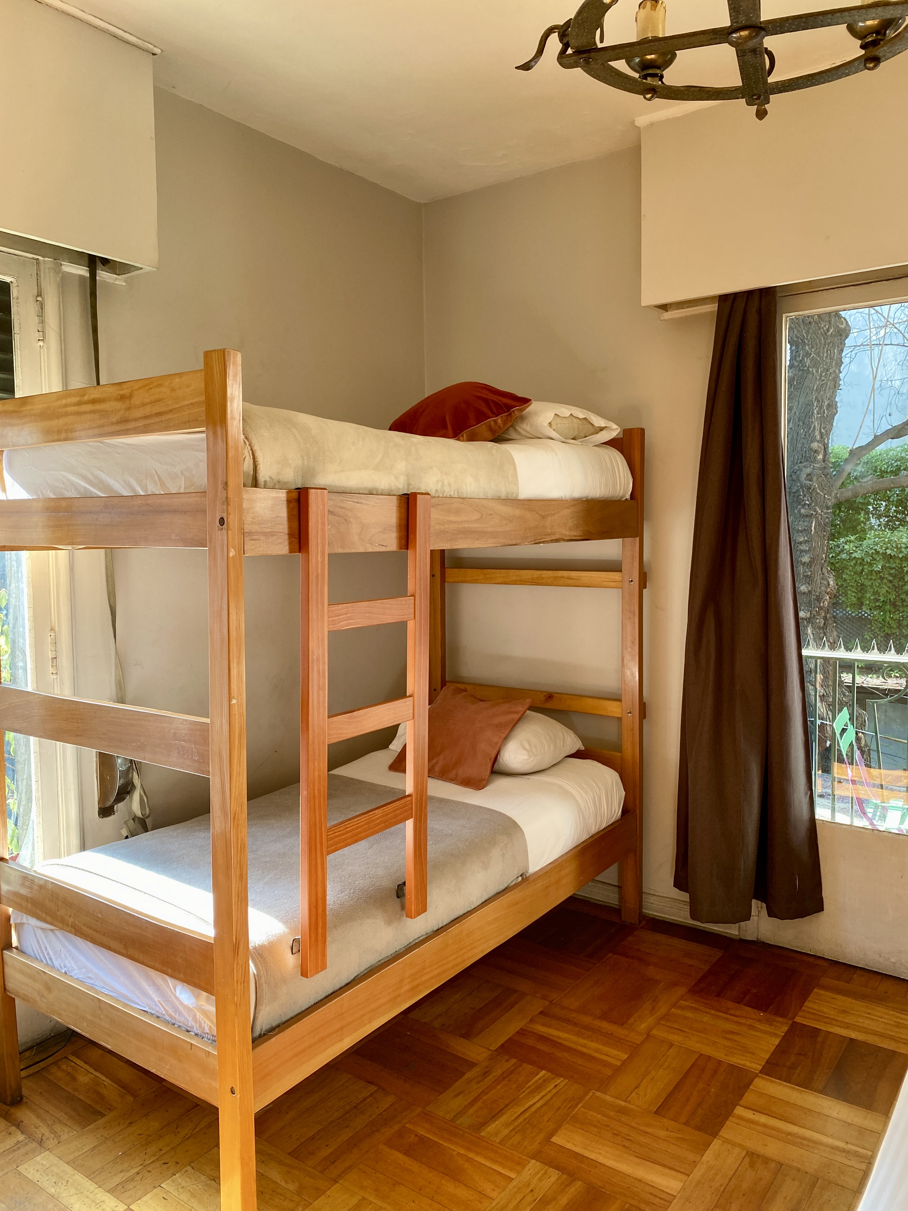 C2 Santiago Habitación Familiar  2