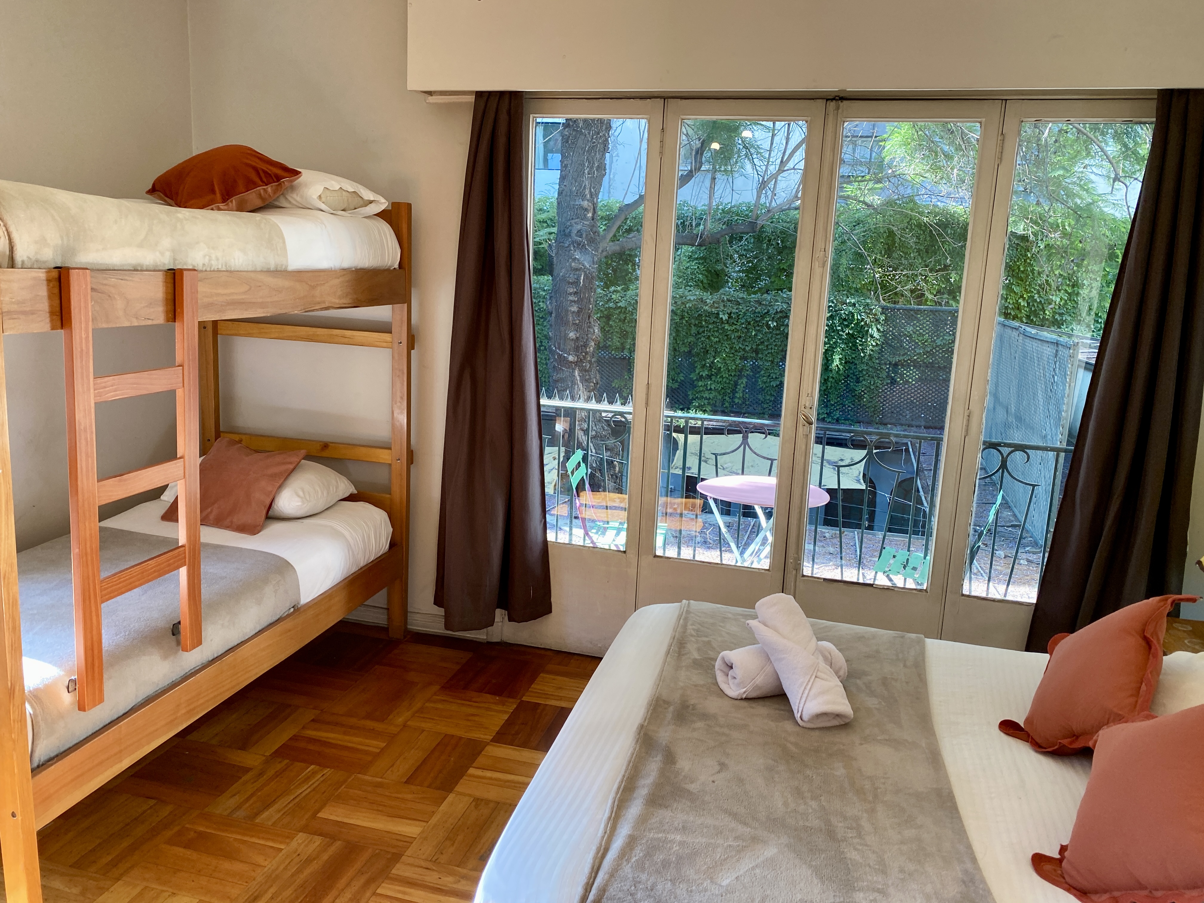 C2 Santiago Habitación Familiar  3