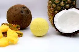 Leafy CBD Badekugel Piña Colada
