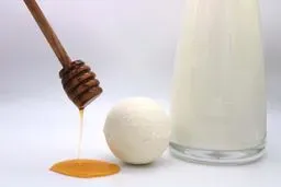 Leafy CBD Badekugel Milk & Honey