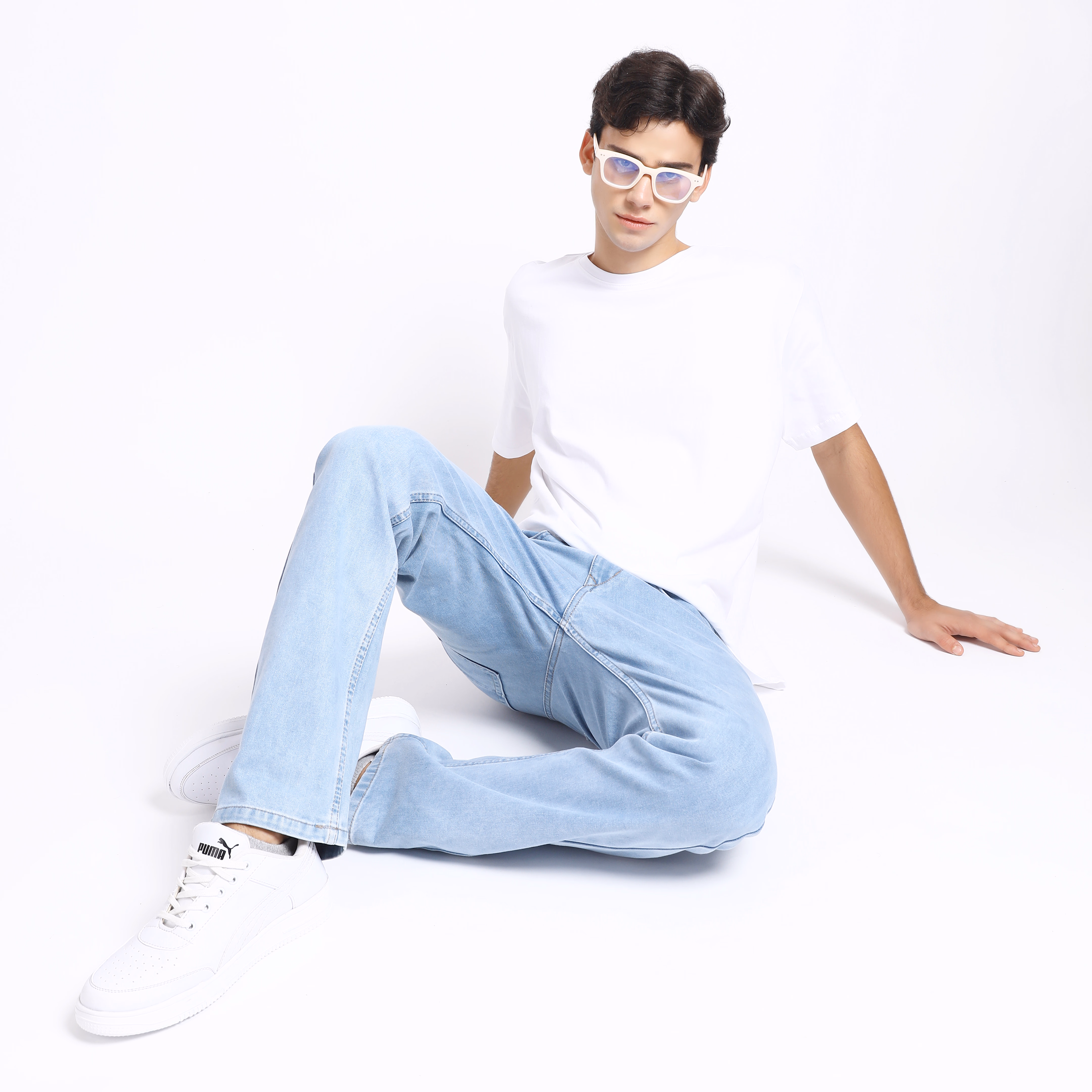 Timeless Streetwear Jeans – Classic Baggy Silhouette, Modern Vibe (hover view)