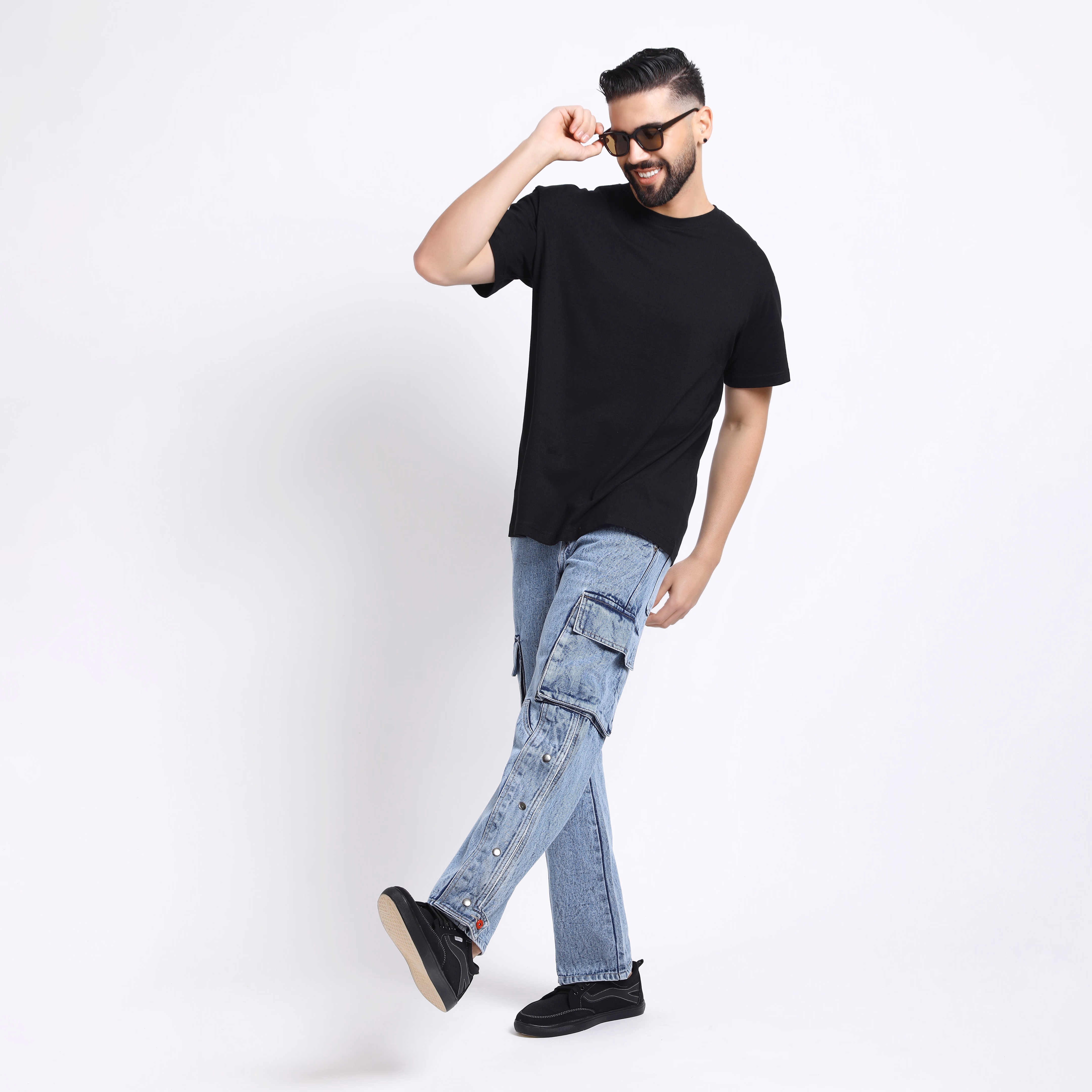 Versatile Baggy Fit Cargo for Every Scene  (hover view)