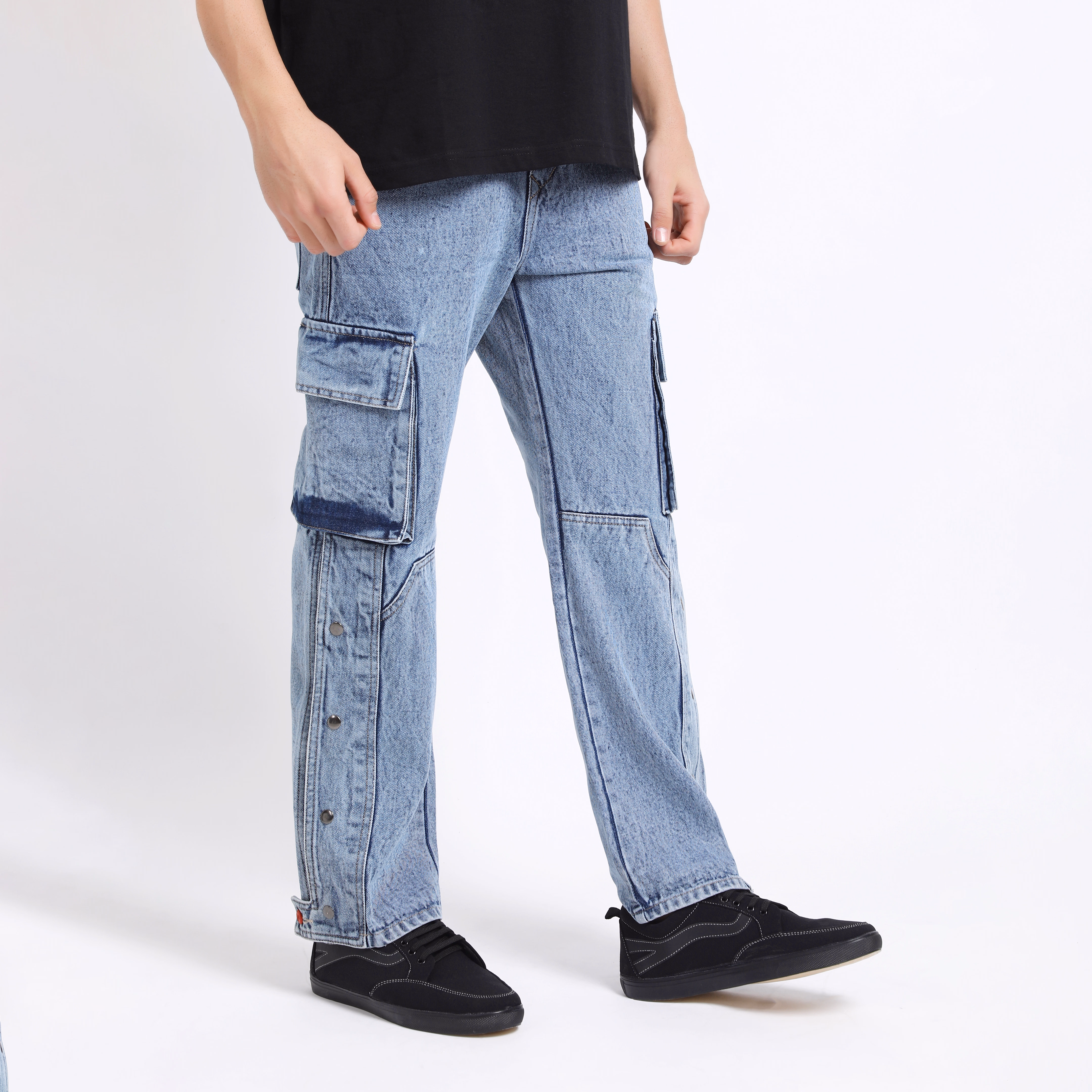 Versatile Baggy Fit Cargo for Every Scene 