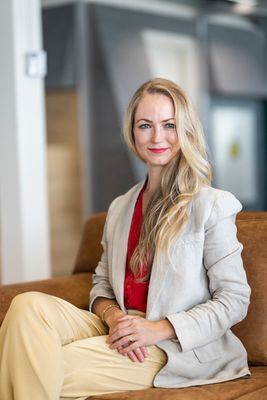 Liezel van Beek - Professional Energy Leadership Coach (MPsych; CPC; ELI-MP)