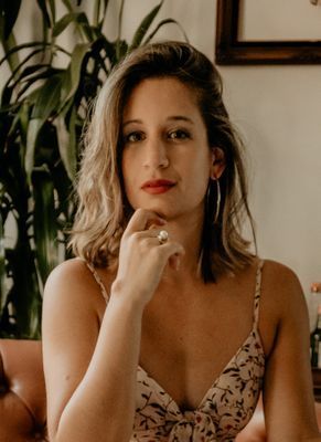 Natalia Ochoa - Pychic Medium, Astrologer, Hypnotherapist