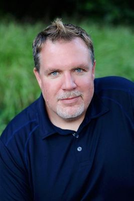 Andrew Safnauer - I help founders and entrepreneurs dream big, meet crazy goals and sleep better at night because they believe in themselves and their mission.