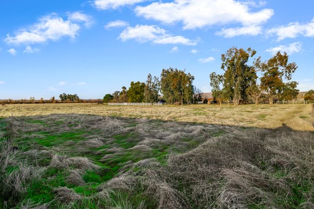 9160 Spring Valley Rd - 007 Photos