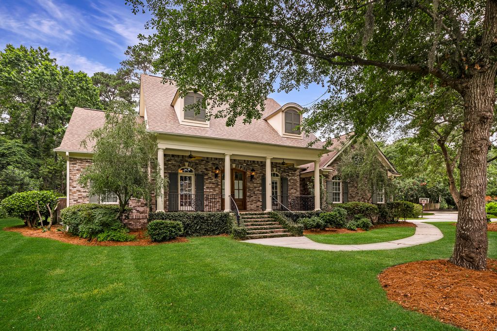 169 Highwood Cir - 002 (Photos)