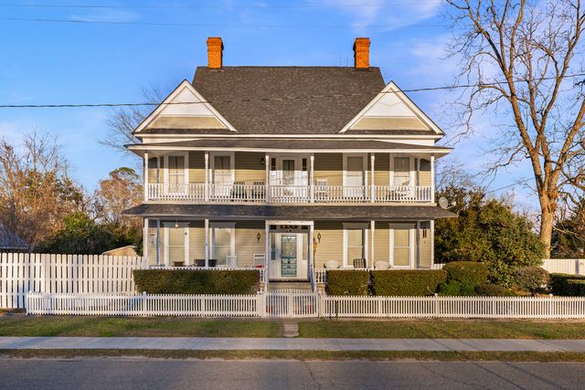 240 Railroad St - 001 Photos