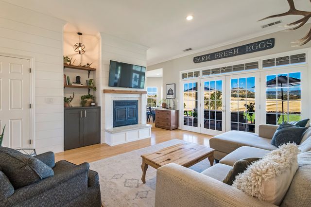 4460 Myvalli Dr - 008 Photos