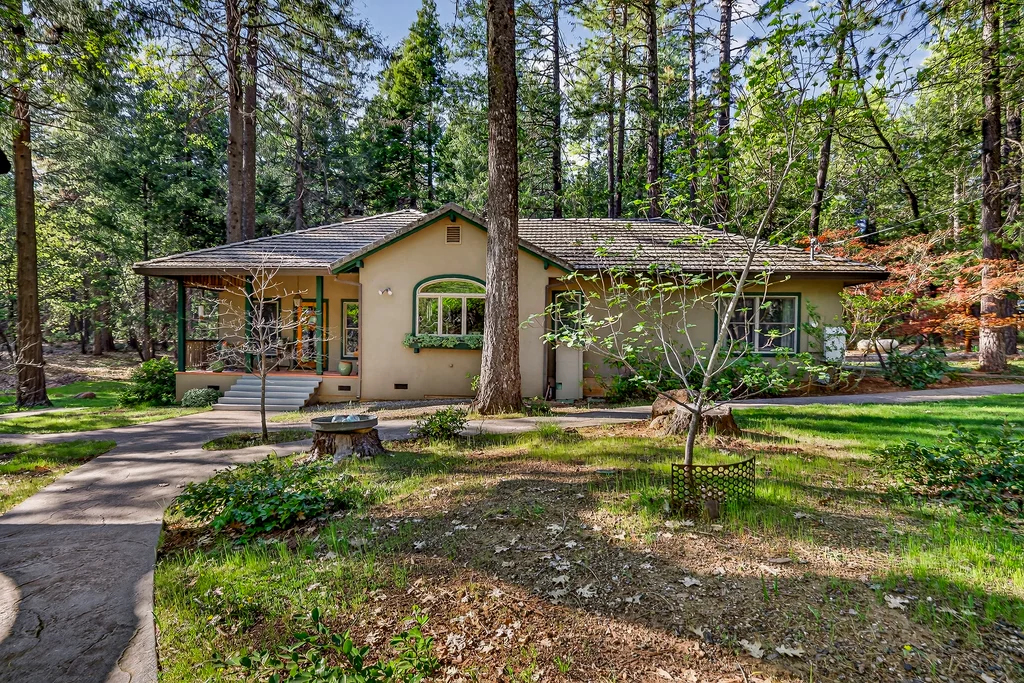 62 Hollow Oak Ln - 001 (Photos)