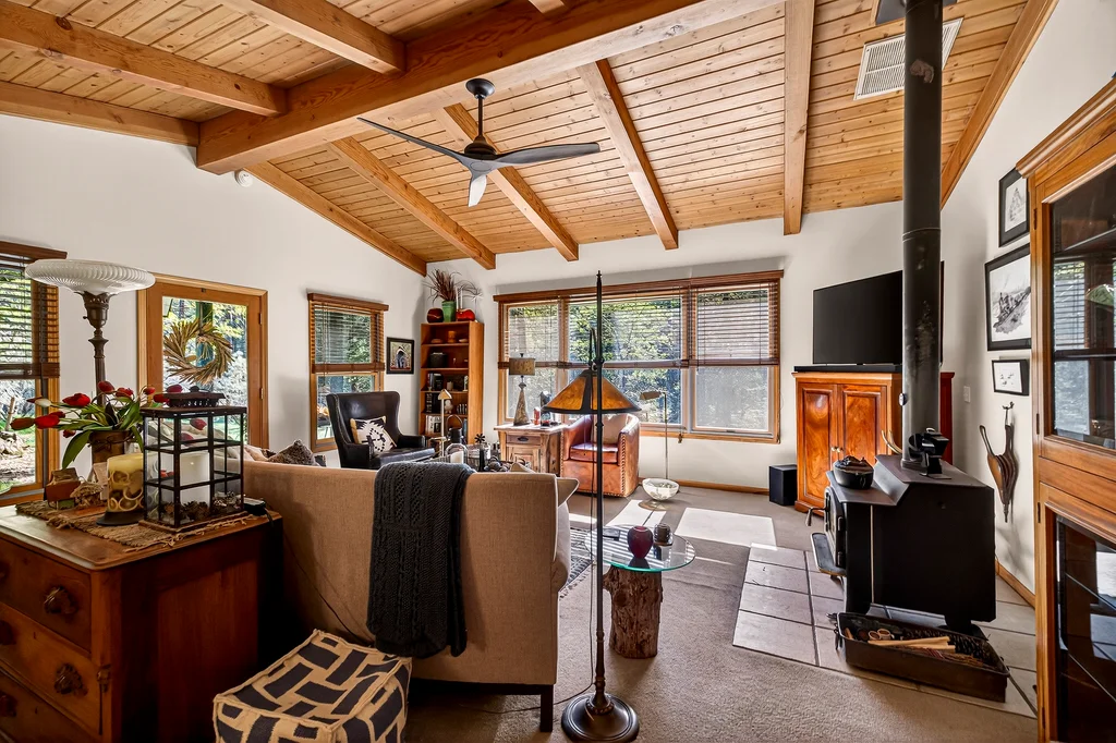 62 Hollow Oak Ln - 007 (Photos)