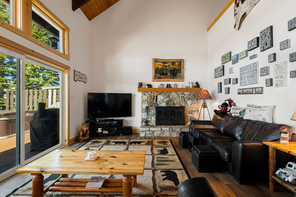 941 Lassen View Dr - 010 Photos