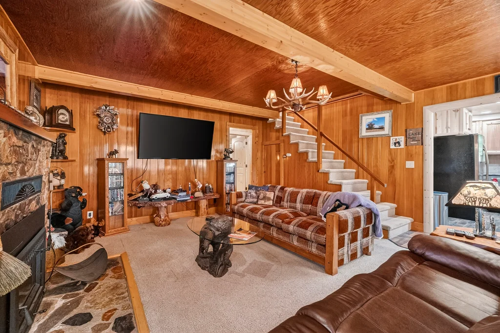 2880 Terrace Dr - 010 (Photos)