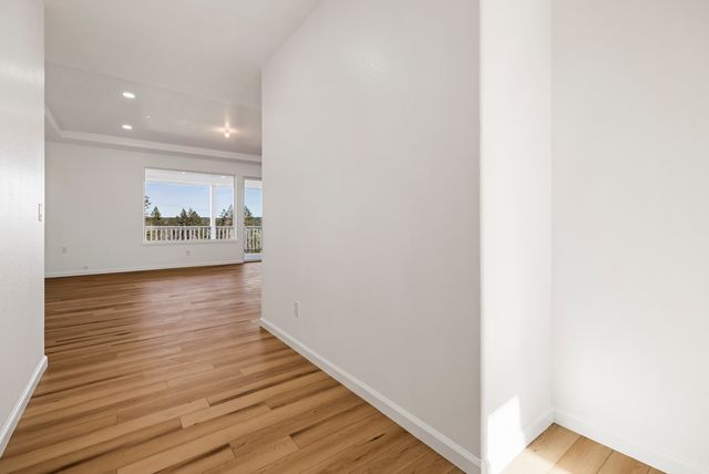 8697 Skyway - 008 Photos