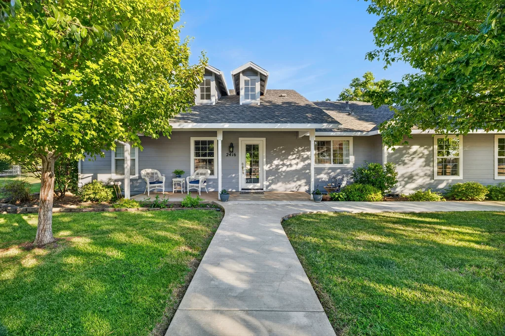 2416 Villa Vista Dr - 001 (Photos)