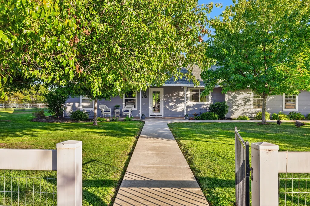 2416 Villa Vista Dr - 003 (Photos)