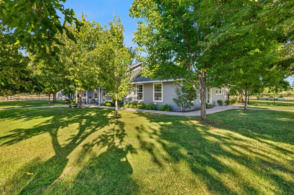 2416 Villa Vista Dr - 005 (Photos)