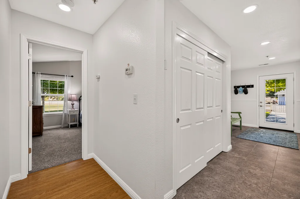 2416 Villa Vista Dr - 010 (Photos)