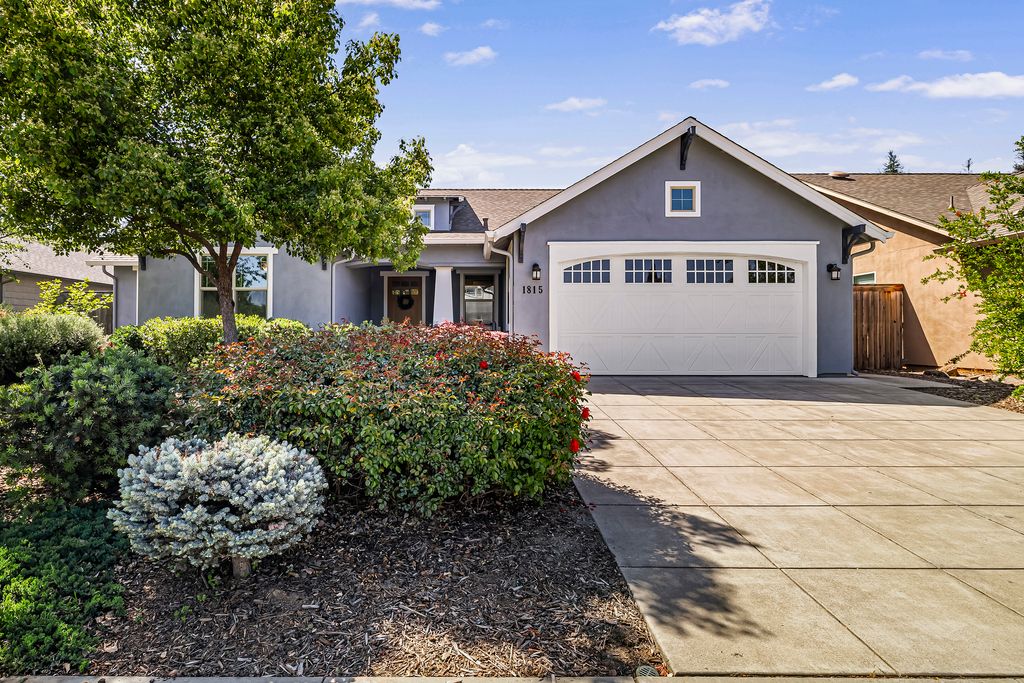 1815 Wisteria Ln - 001 Photos