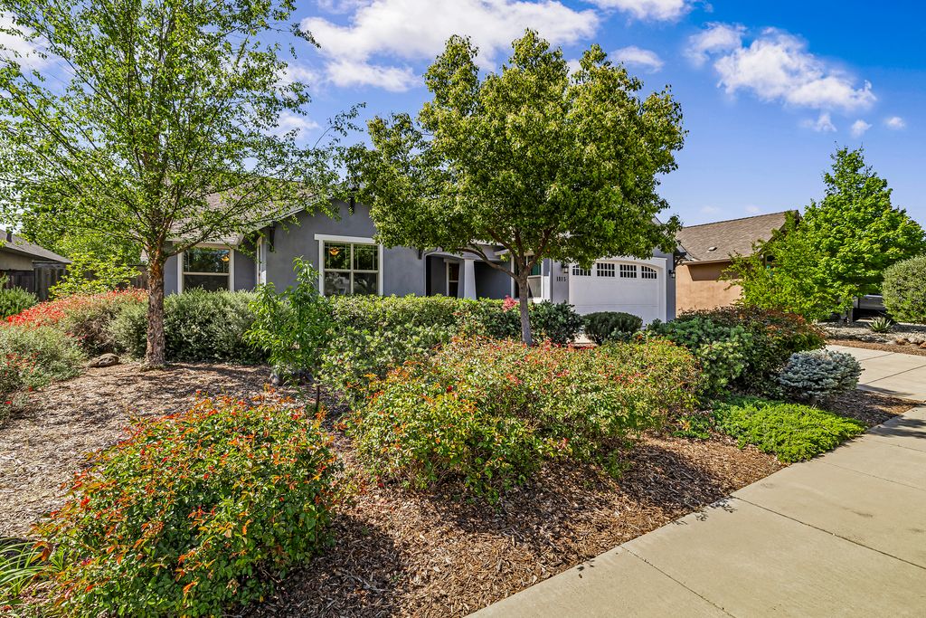 1815 Wisteria Ln - 007 Photos