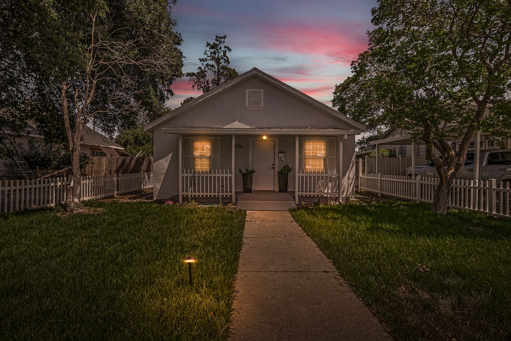 411 A St - 002 (Photos)