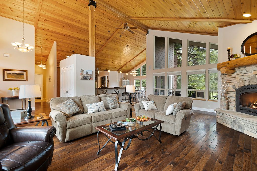 169 Highwood Cir - 009 (Photos)