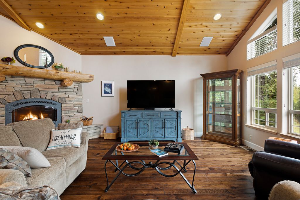169 Highwood Cir - 010 (Photos)